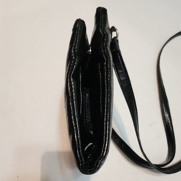 Relic Faux Black Patent Leather Floral Embossed Crossbody Bag EUC - Picture 12 of 16